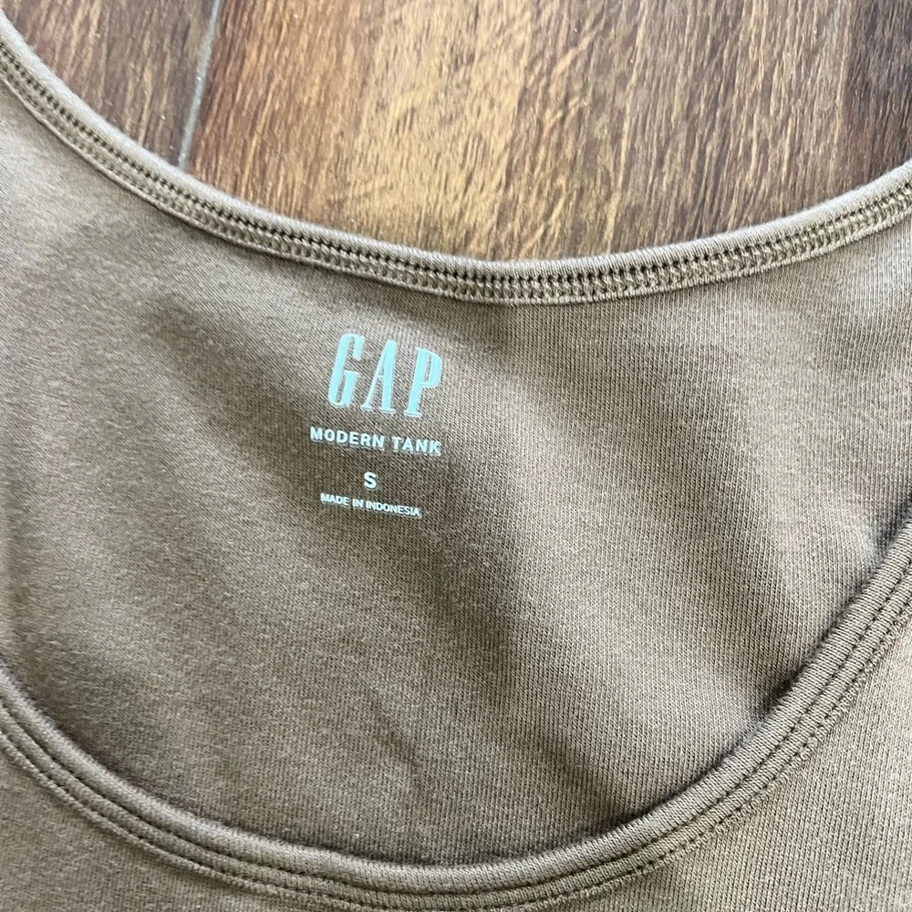 GAP Brown Tank Top - Picture 3 of 3